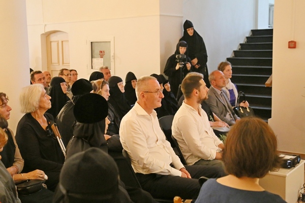 2-Презентация монографии Владимира Дмитриевича Сарабьянова «Спасская церковь Евфросиниевского монастыря в Полоцке».JPG